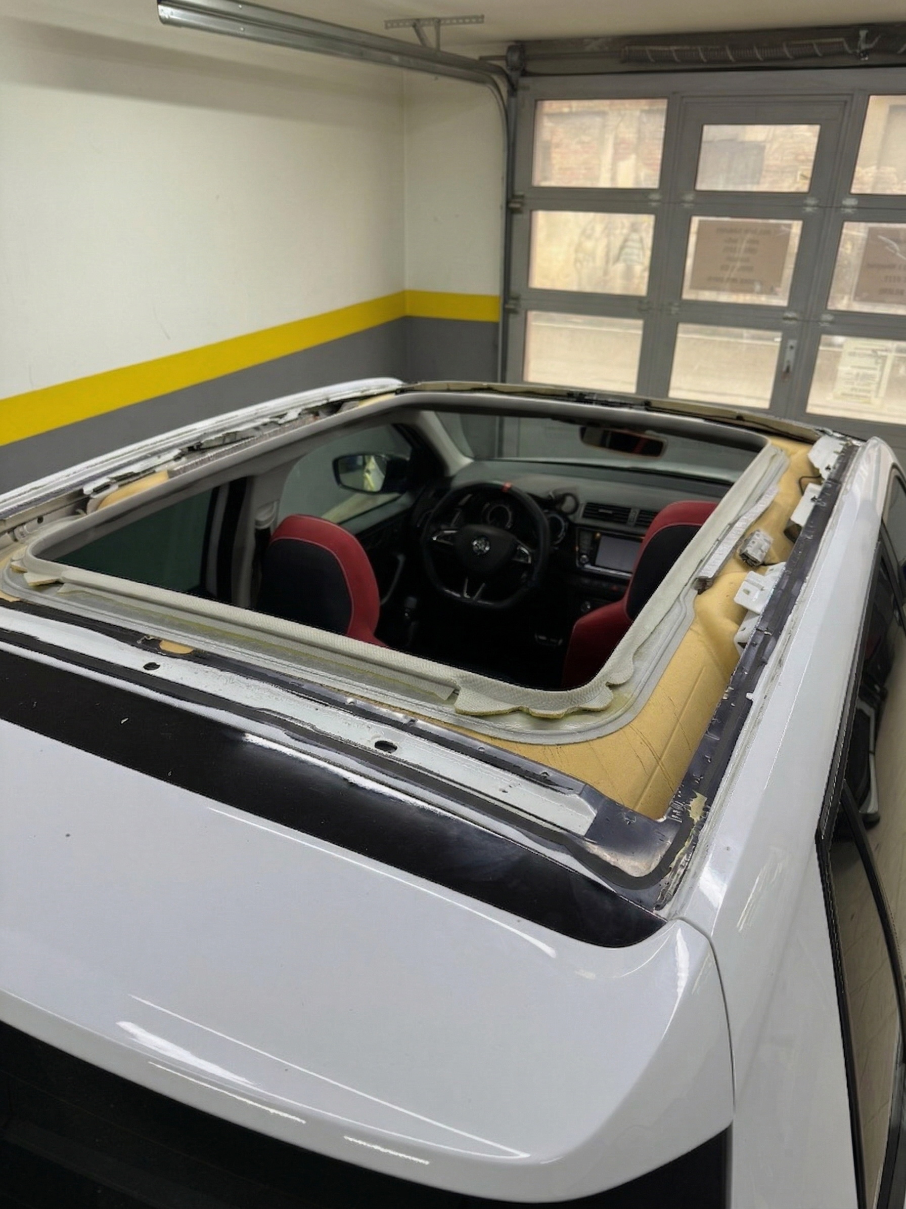 ŠKODA FABIA – PRECIZNA ZAMENA PANORAMSKOG KROVA 3